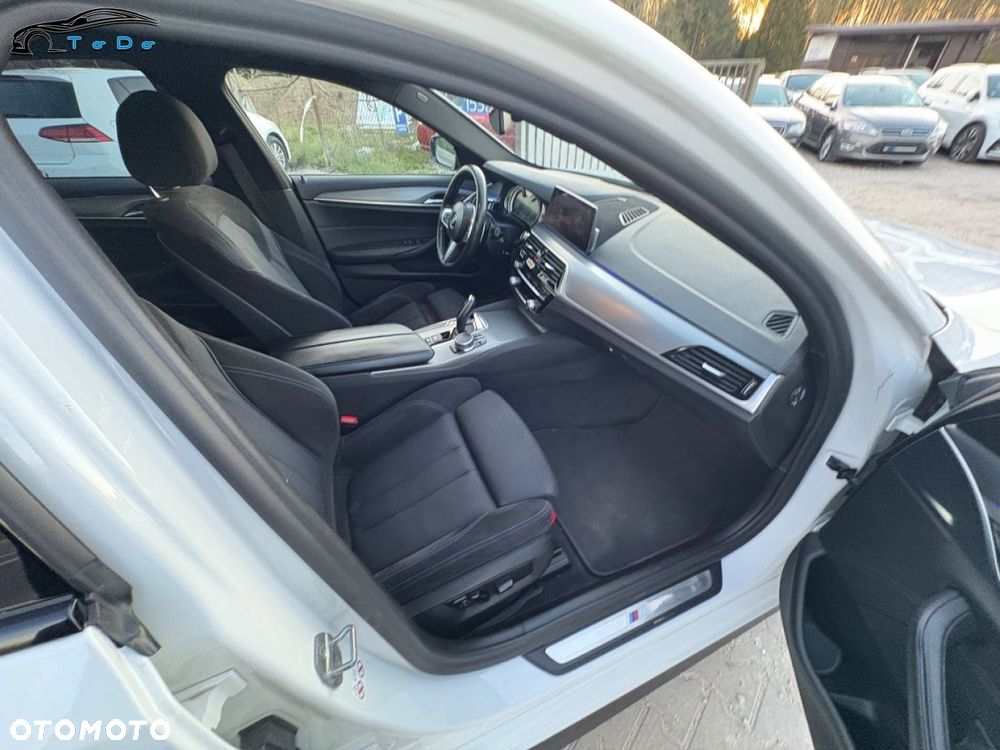 BMW Seria 5 520d M Sport - 28