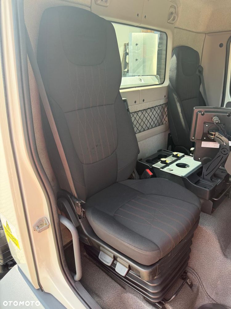 DAF DAF LF 15.230 Euro 6 //Klimatyzacja /  zamiatarka uliczna // budowlana dwustronna JOHNSTON VT652 - 36