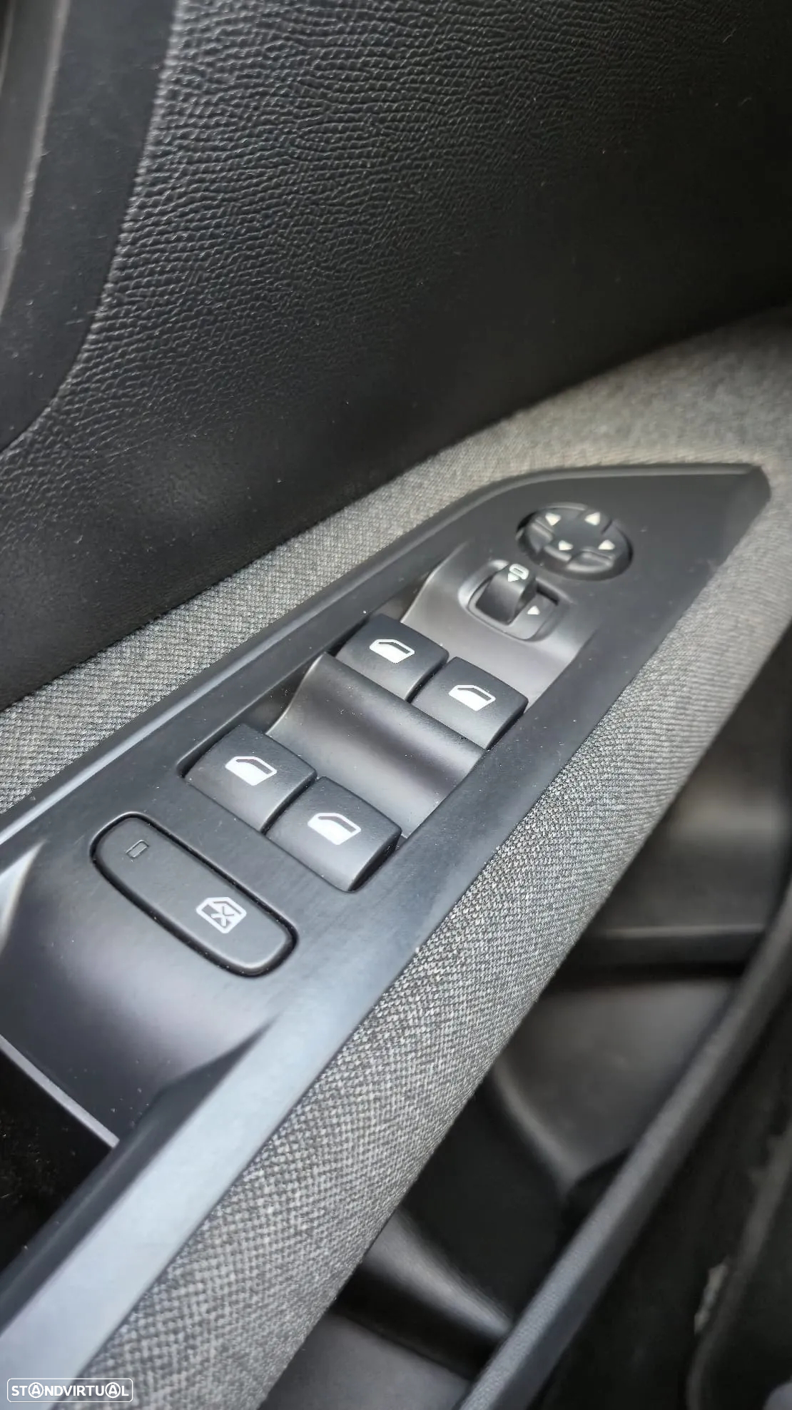 Peugeot 5008 PureTech 130 EAT8 Stop & Start Active - 32