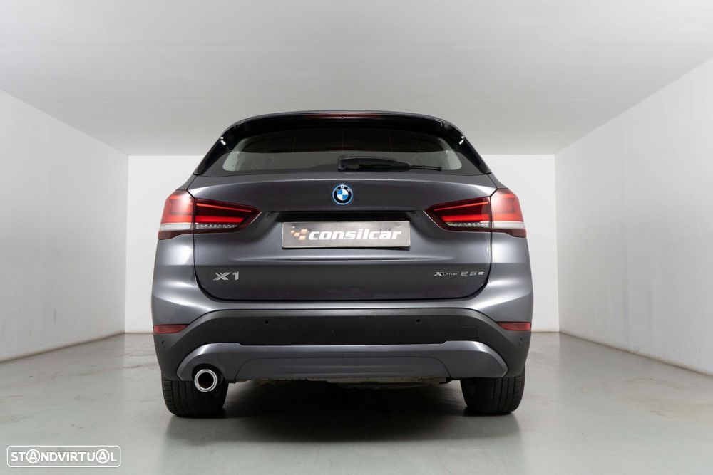 BMW X1 25 e xDrive Corporate Edition - 4