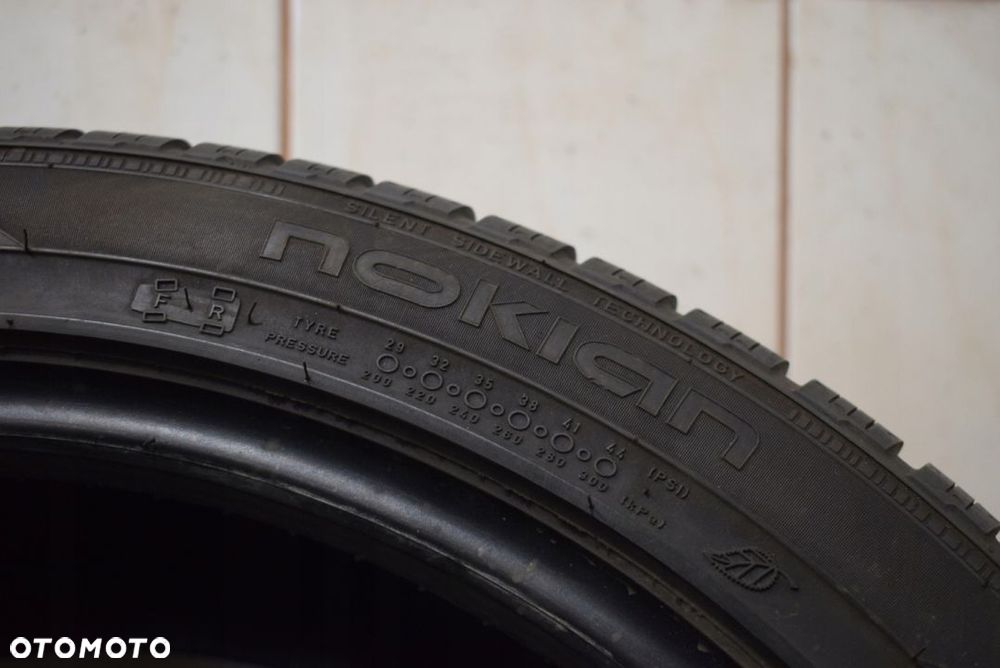 R19 235/45 99V Nokian WR A3 - 7