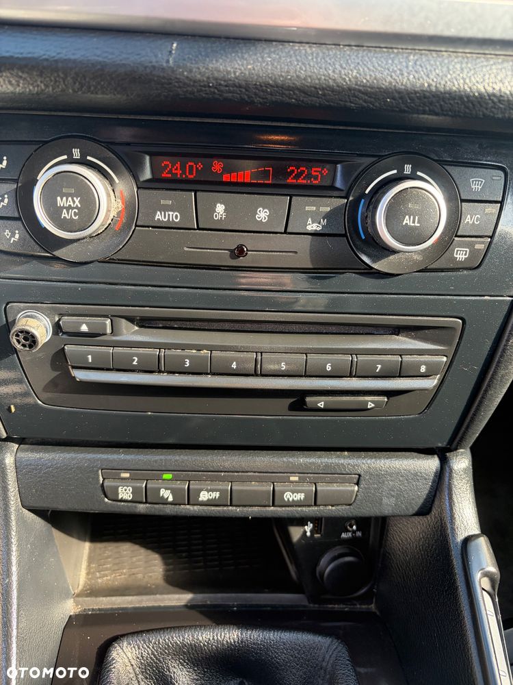 BMW X1 sDrive18d xLine - 29