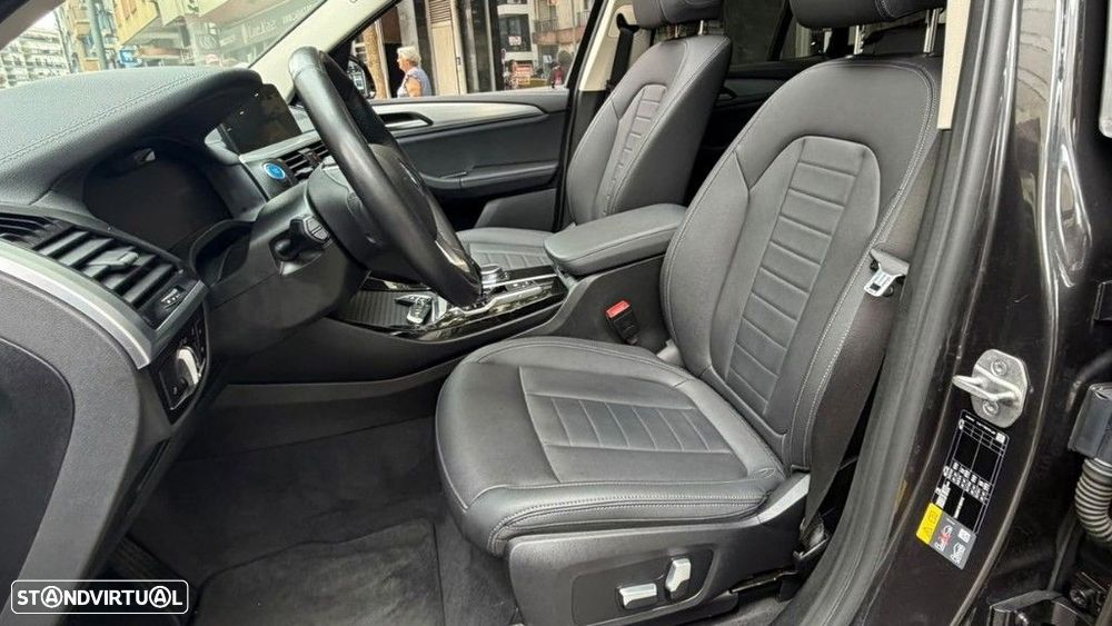 BMW iX3 Inspiring - 11