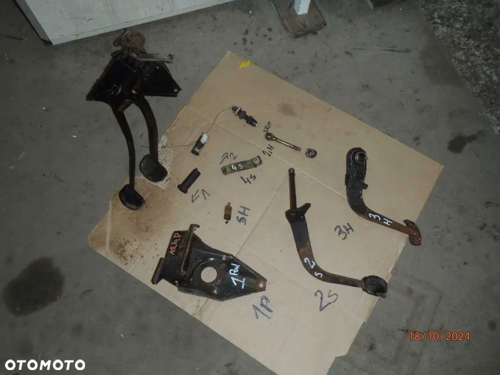 pedał pedały mocowanie korpus tulejka dżwignia sprzęgła fiat 126p igły - 6