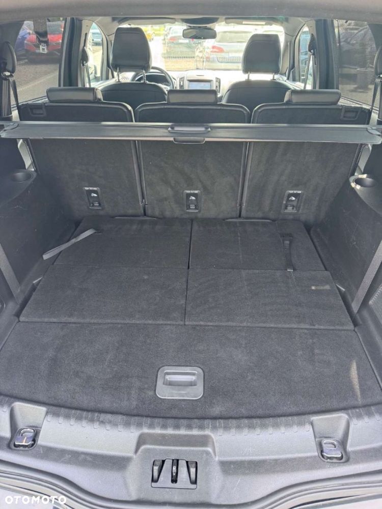 Ford S-Max - 13