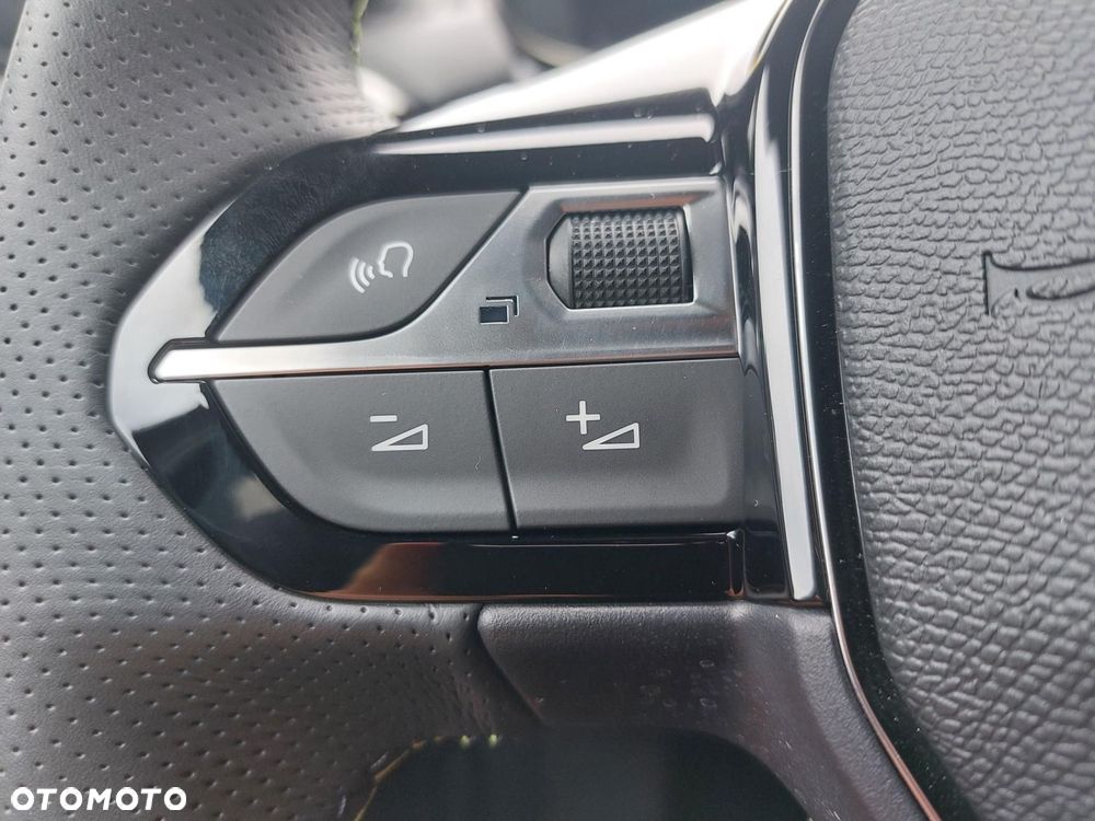 Peugeot 208 - 14