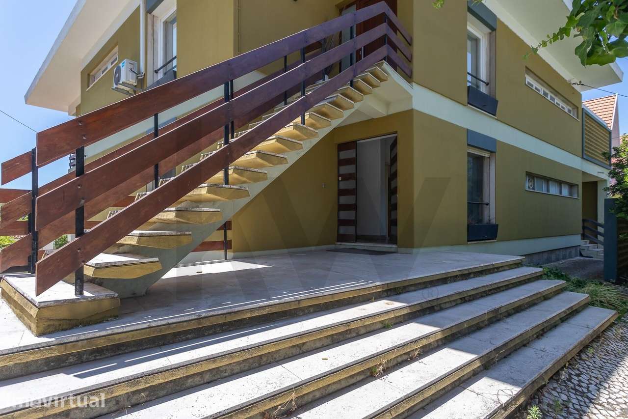 Andar de Moradia T4+1 com vista mar e jardim | São João do Estoril - Grande imagem: 2/59
