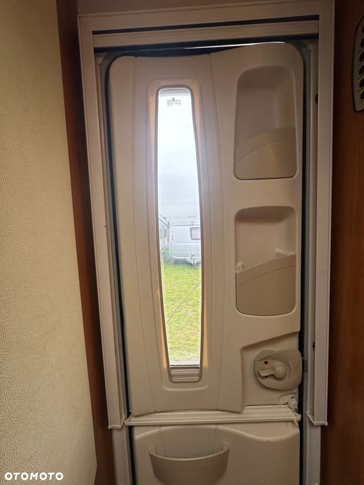 Hobby 460 UFE EXCELLENT z klimą dachową i napędęm. DMC 1400kg !!! - 27