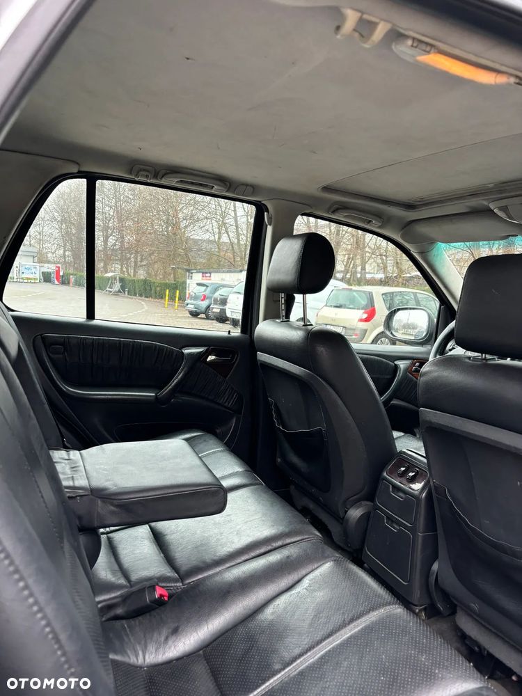 Mercedes-Benz ML 320 - 13