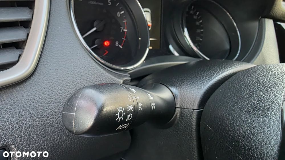 Nissan Qashqai 1.2 DIG-T N-Connecta EU6 - 33