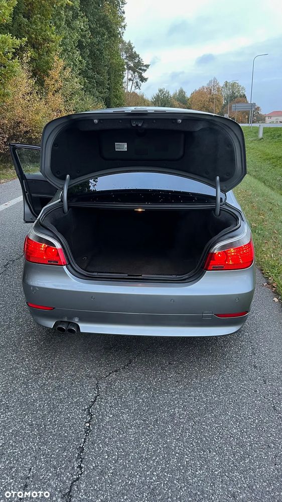 BMW Seria 5 523i - 6