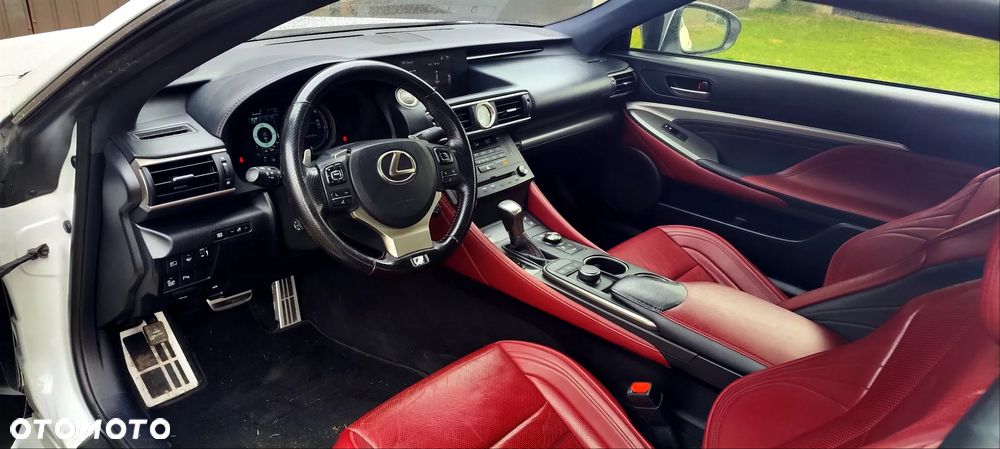 Lexus RC 200t / 300 F Sport - 13