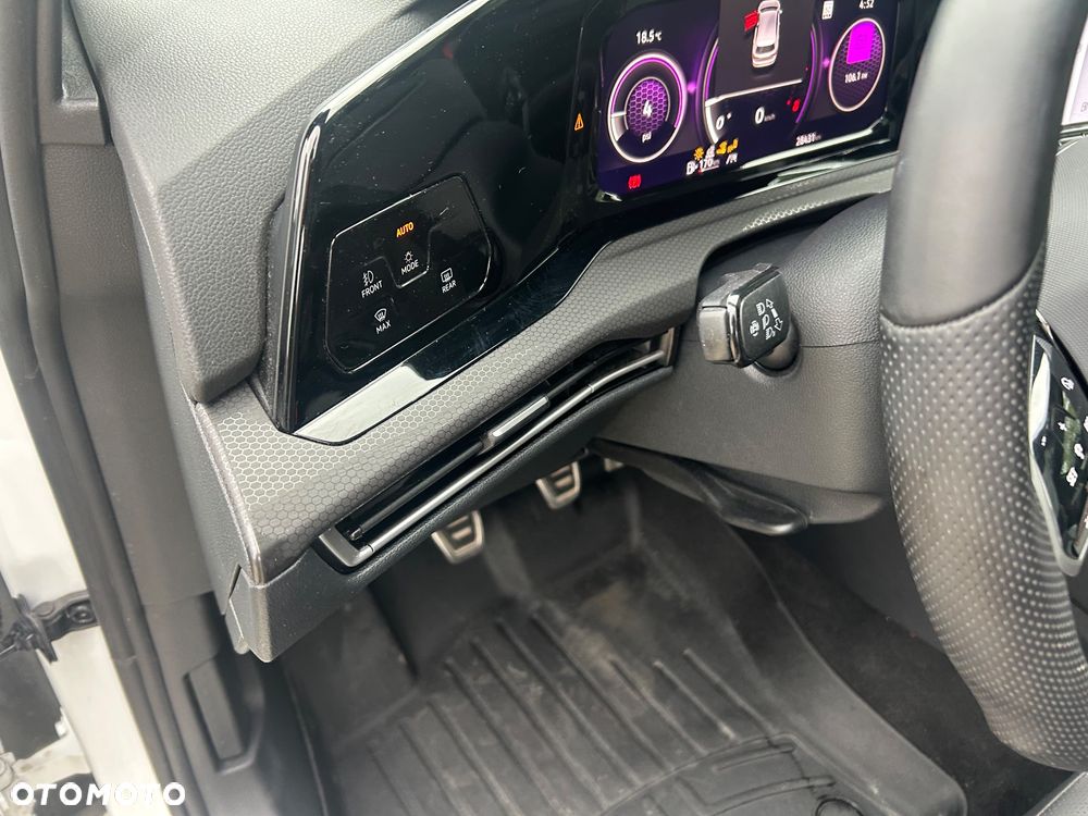 Volkswagen Golf - 31
