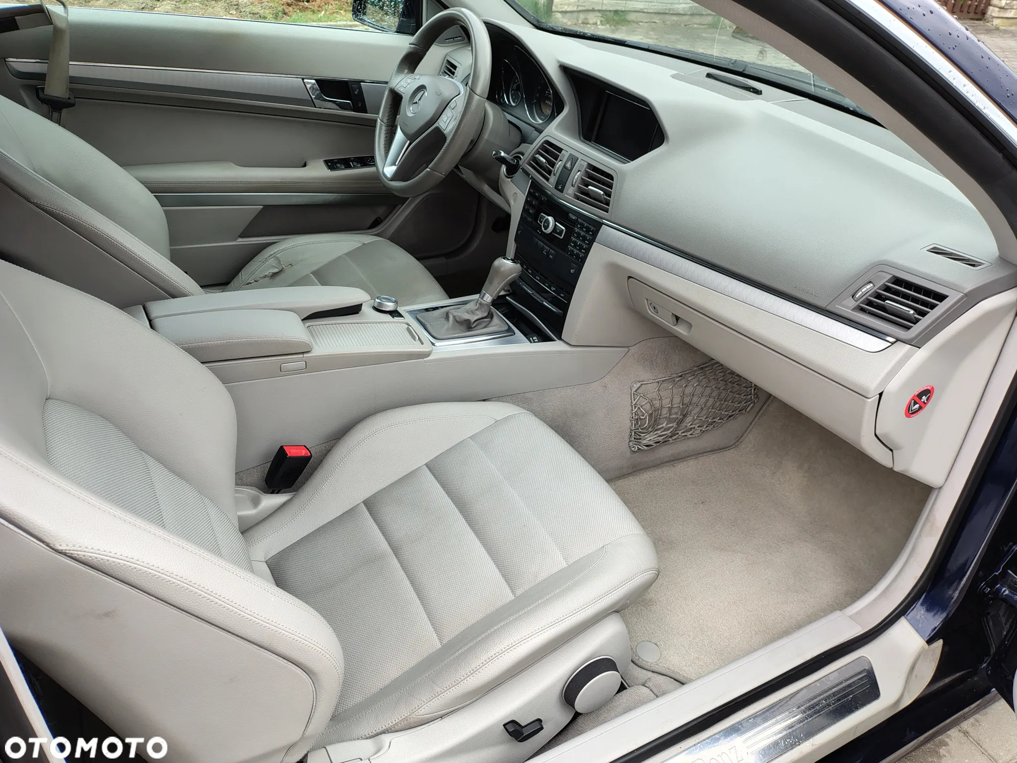 Mercedes-Benz Klasa E 250 CGI Coupe BlueEFFICIENCY Automatik Avantgarde - 19