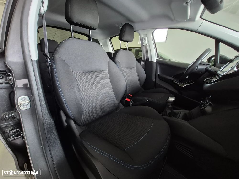 Peugeot 208 1.2 PureTech Signature - 9