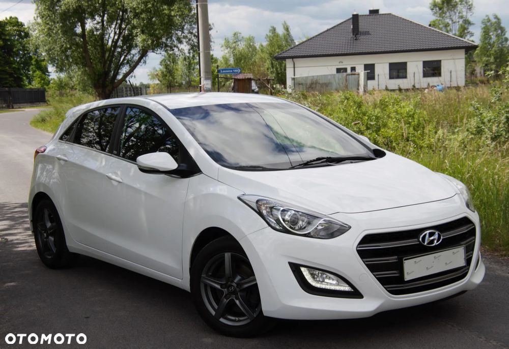 Hyundai i30 blue 1.6 GDI Passion - 14