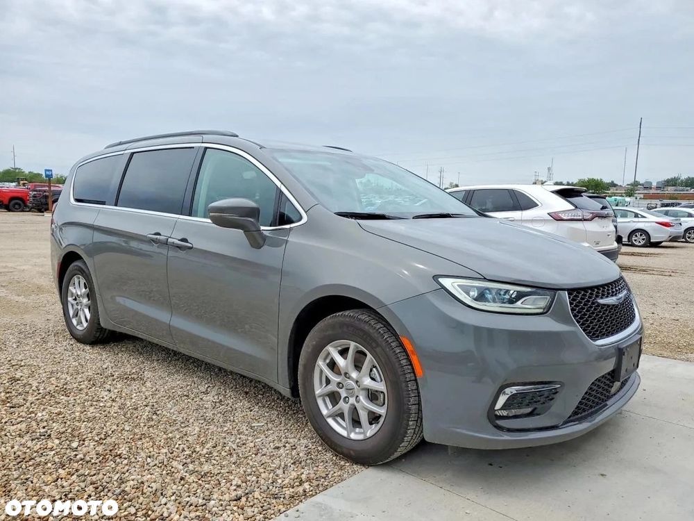 Chrysler Pacifica - 1