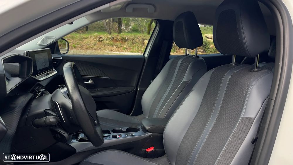 Peugeot 2008 PureTech 130 EAT8 Allure Pack - 13