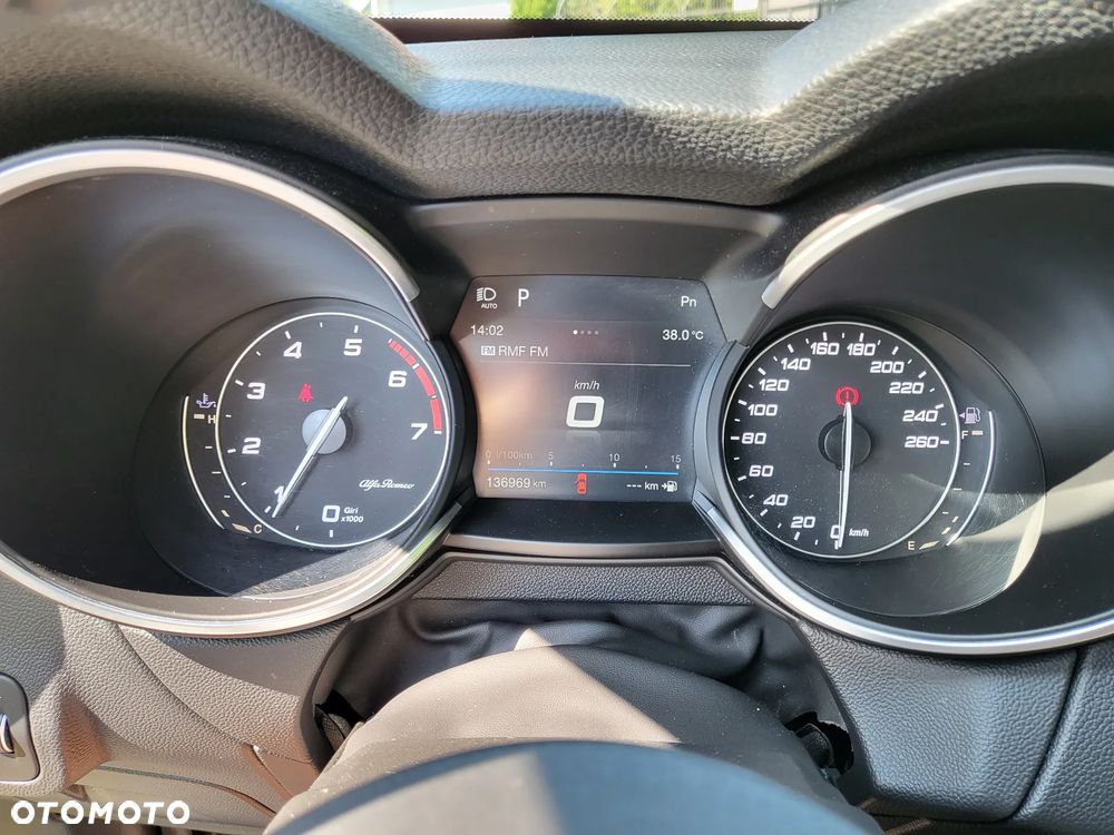 Alfa Romeo Stelvio 2.0 Turbo 16V AT8-Q4 First Edition - 11