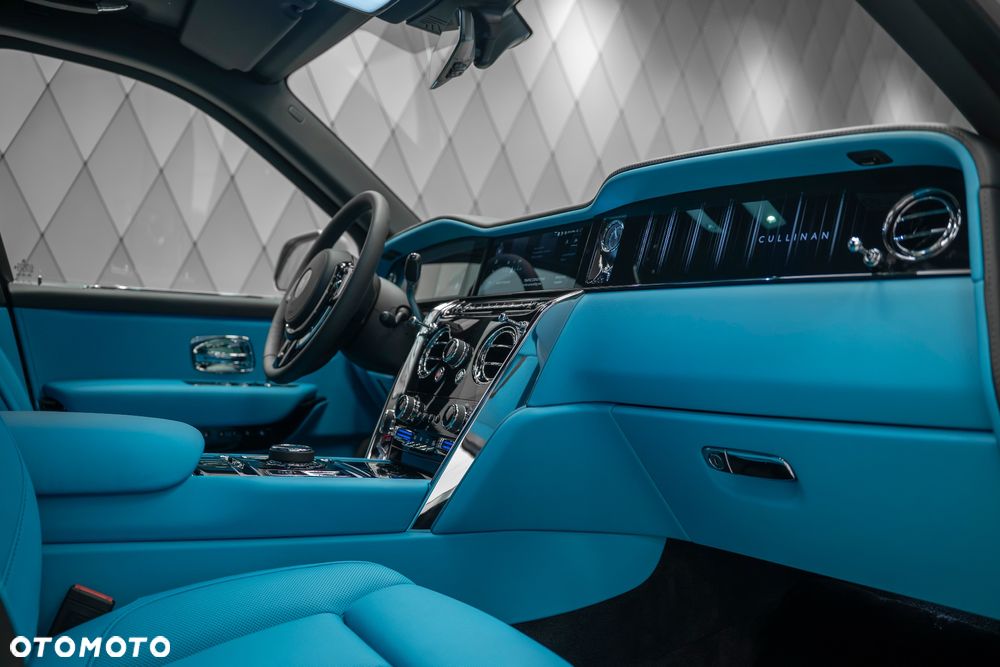 Rolls-Royce Cullinan - 17