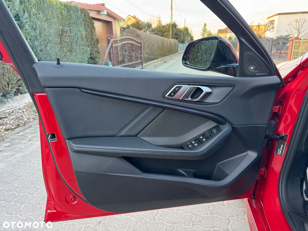 BMW Seria 1 118d Edition M Sport Shadow - 12