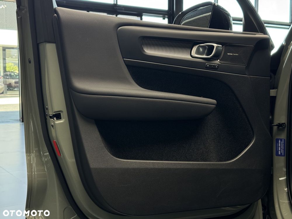Volvo XC 40 B4 Plus Dark - 15
