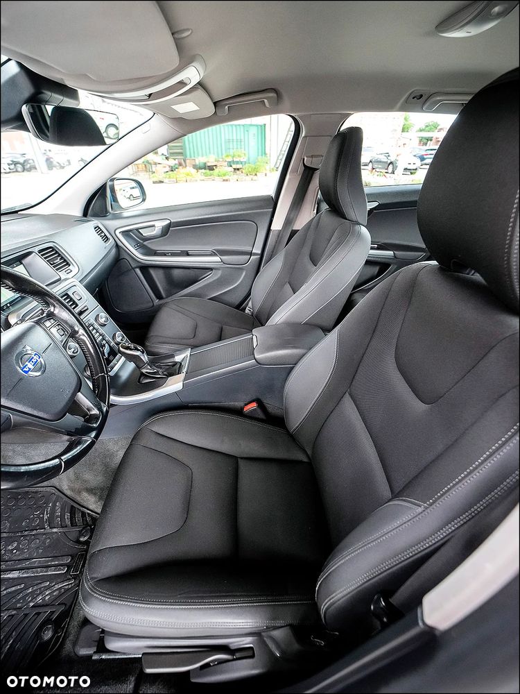 Volvo V60 D3 Geartronic Business Edition - 31