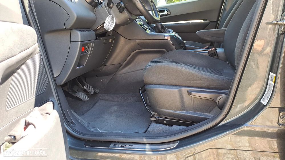 Peugeot 5008 1.6 BlueHDi Style - 5