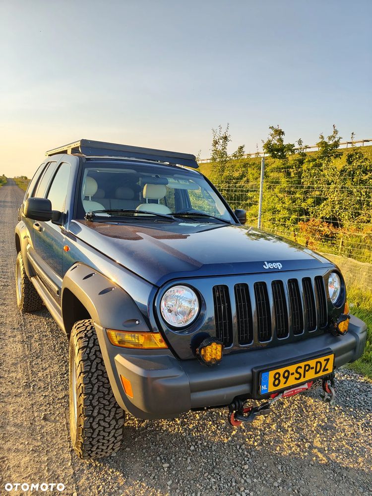 Jeep Cherokee - 16