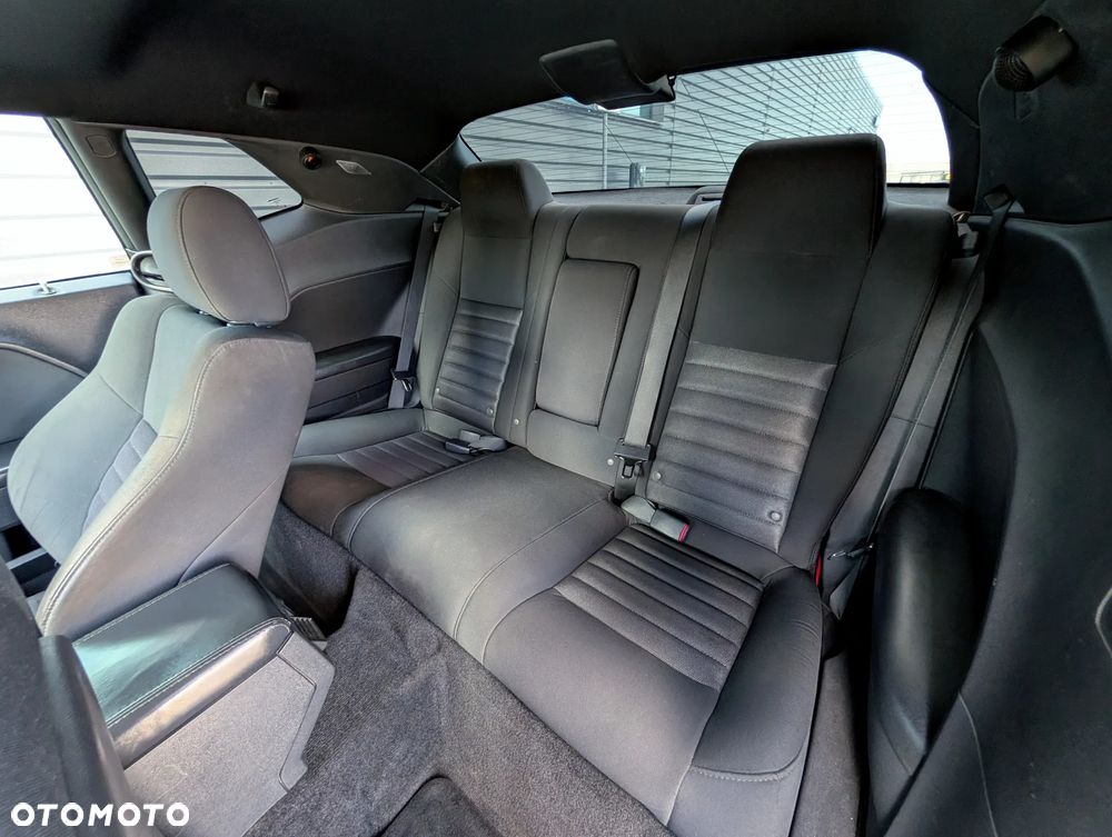 Dodge Challenger - 8