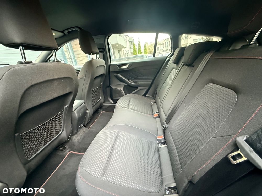 Ford Focus 1.0 EcoBoost mHEV ST-Line X - 28