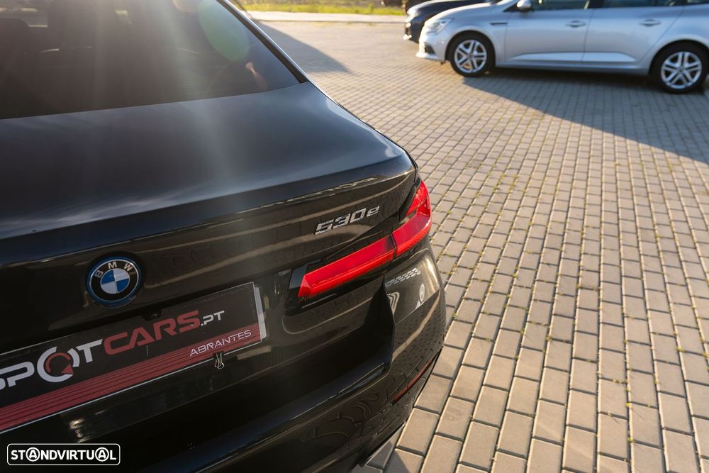 BMW 530 e Pack M - 11
