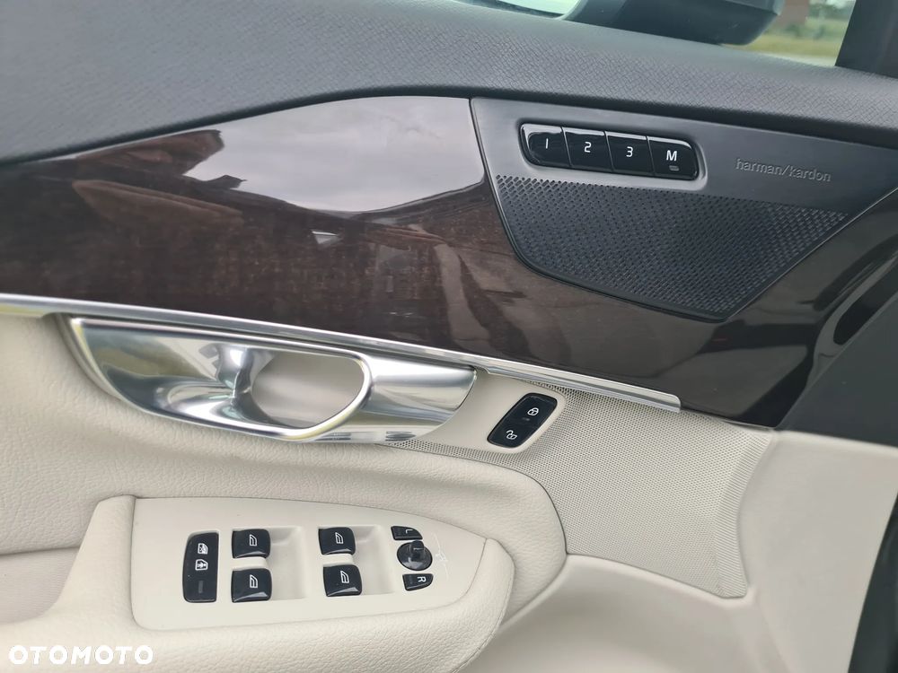 Volvo XC 90 T6 AWD Geartronic Momentum - 19