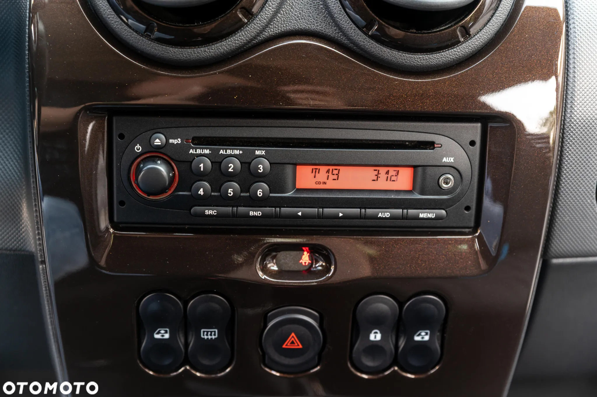 Dacia Duster 1.6 16V 4x2 Prestige - 37