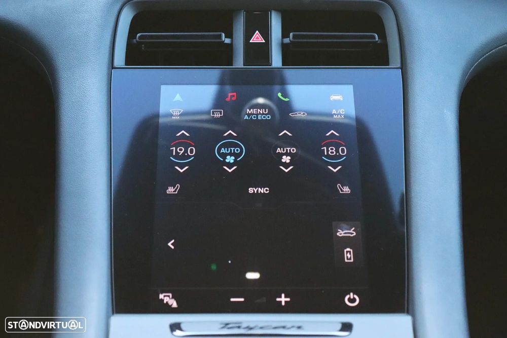 Porsche Taycan 4S - 32