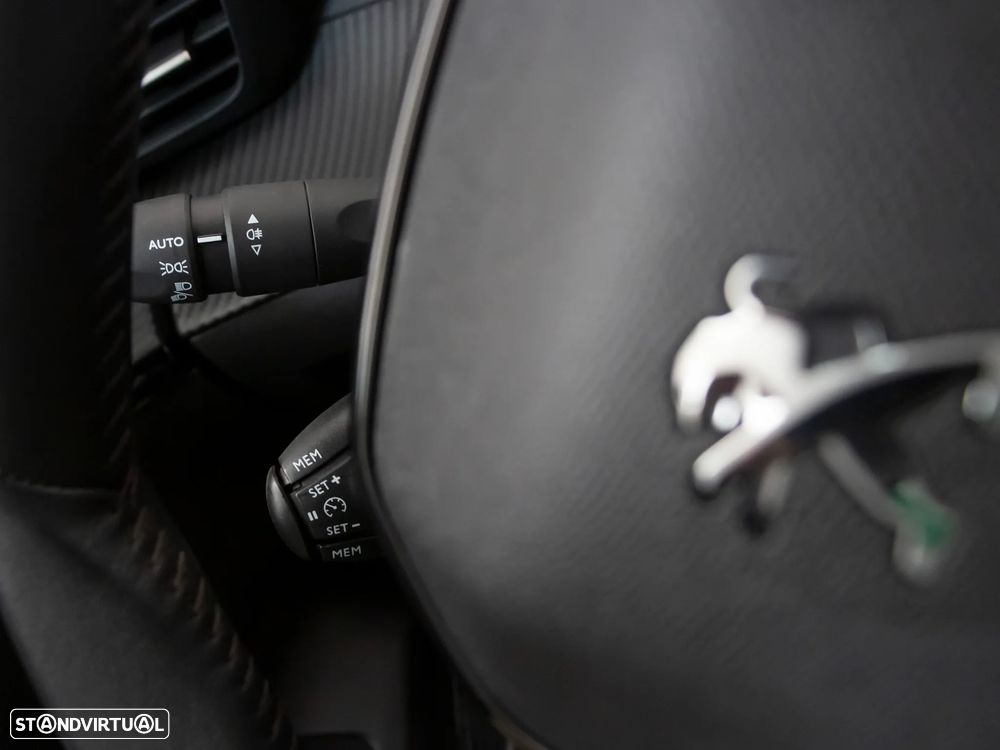 Peugeot 208 1.2 PureTech Active - 21