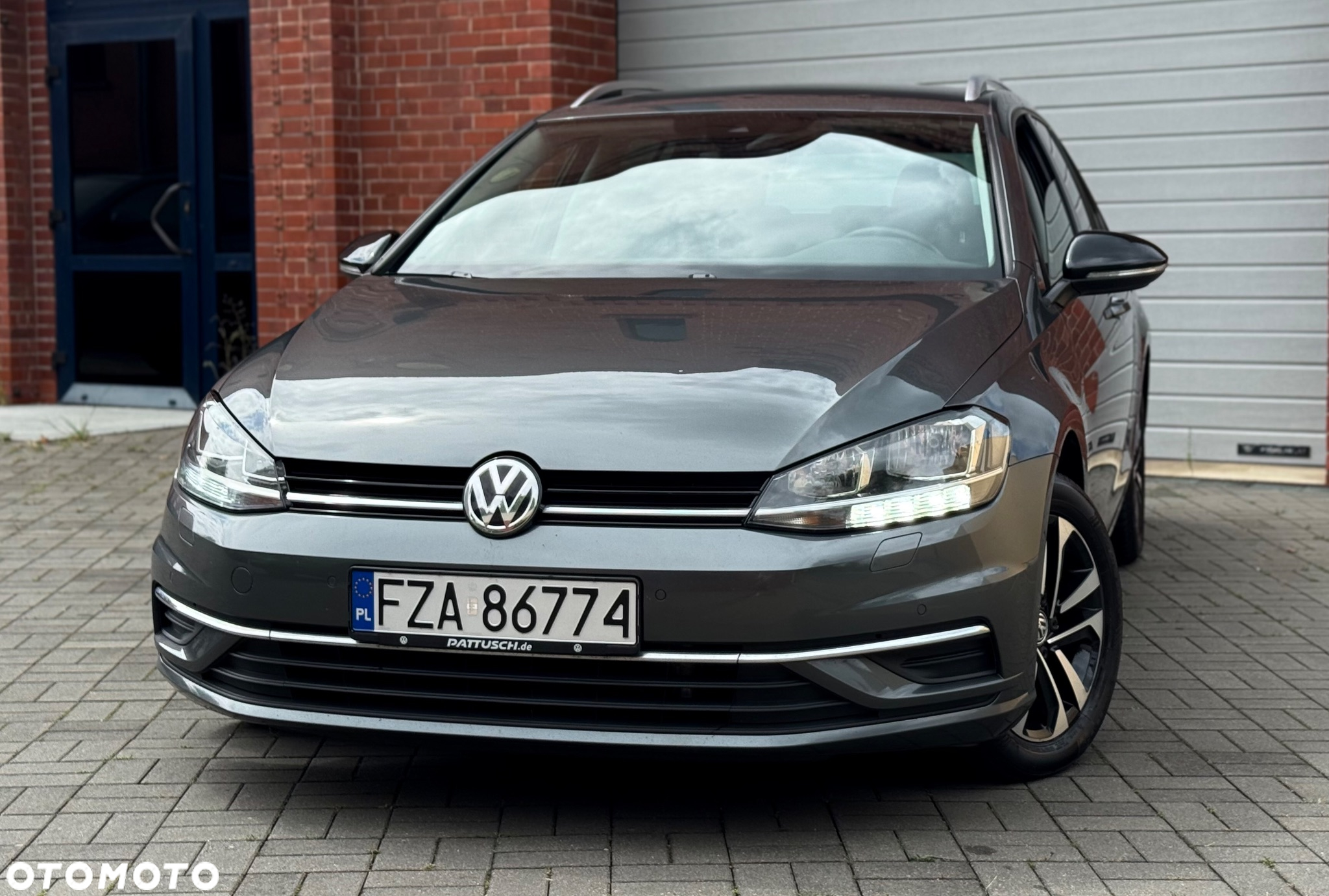 Volkswagen Golf 2.0 TDI SCR DSG IQ.DRIVE - 2