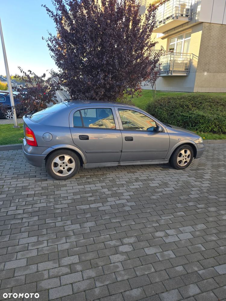 Opel Astra II 1.4 Comfort / Cool - 2