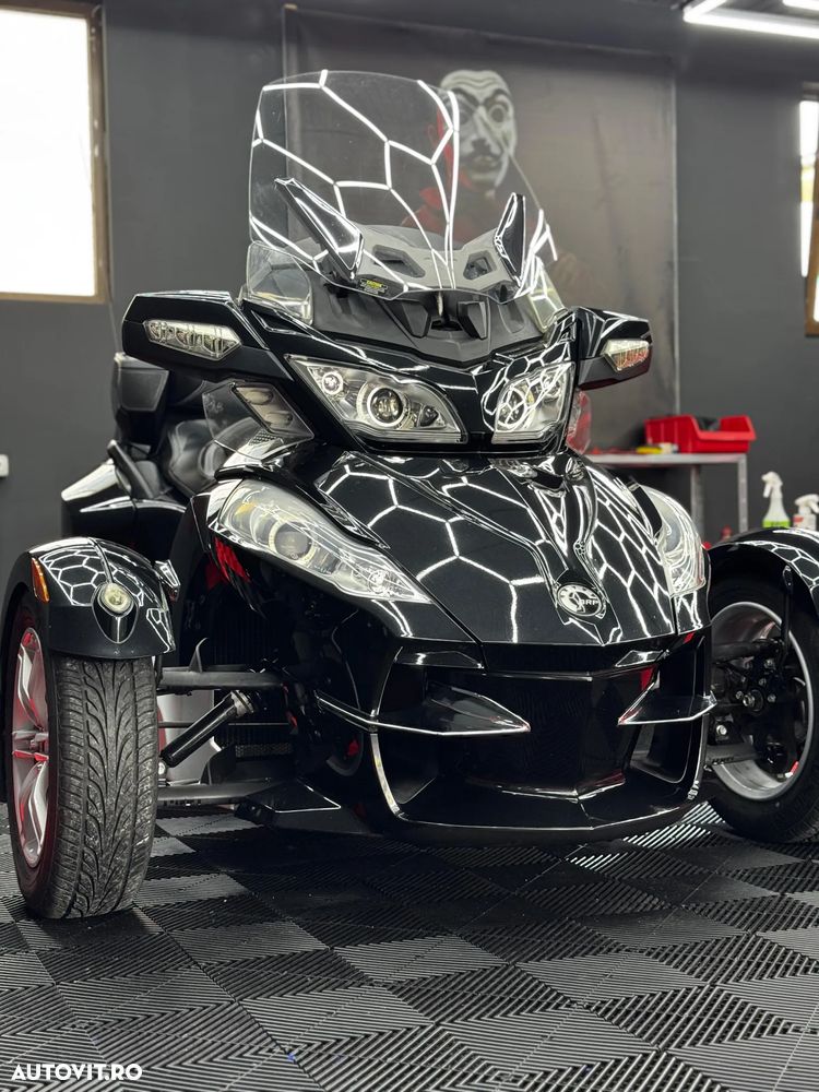 Can-Am Spyder - 3