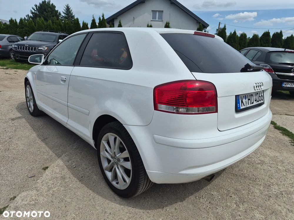 Audi A3 3-drzwiowe 1.6 Ambiente - 12