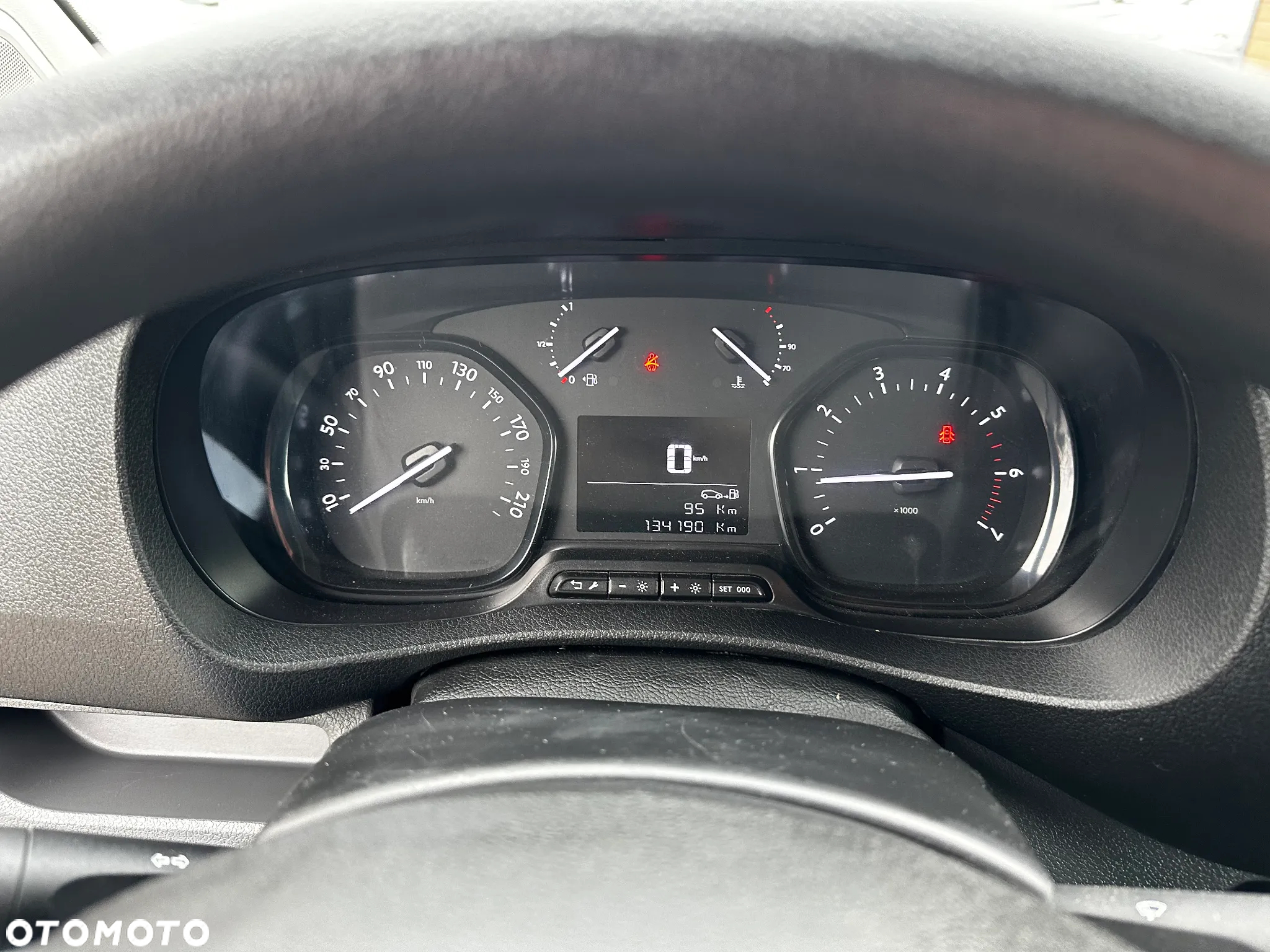 Peugeot Expert - 8