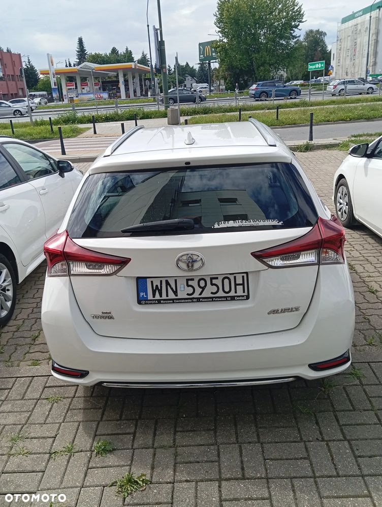 Toyota Auris 1.6 Premium - 4