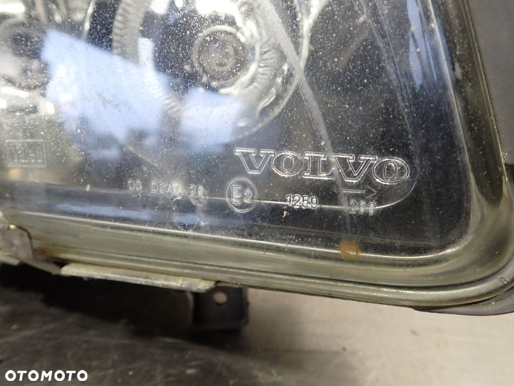 LAMPA PRAWA PRZEDNIA VOLVO S80 2.4 8693653 - 5