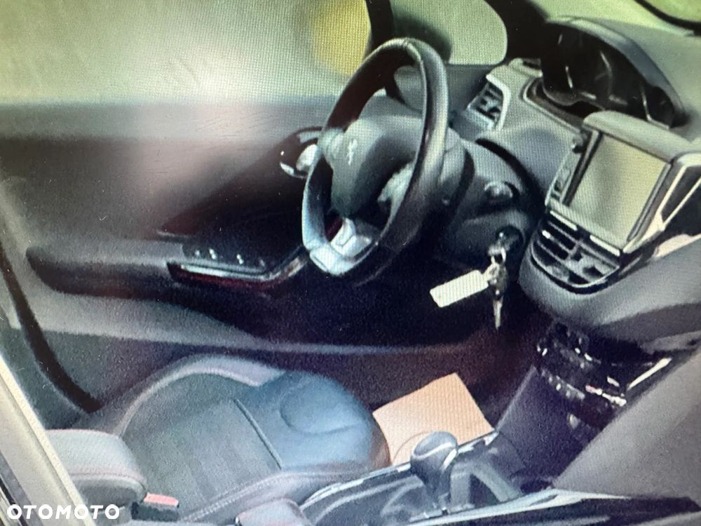 Peugeot 2008 1.2 Pure Tech GPF Allure S&S EAT6 - 4