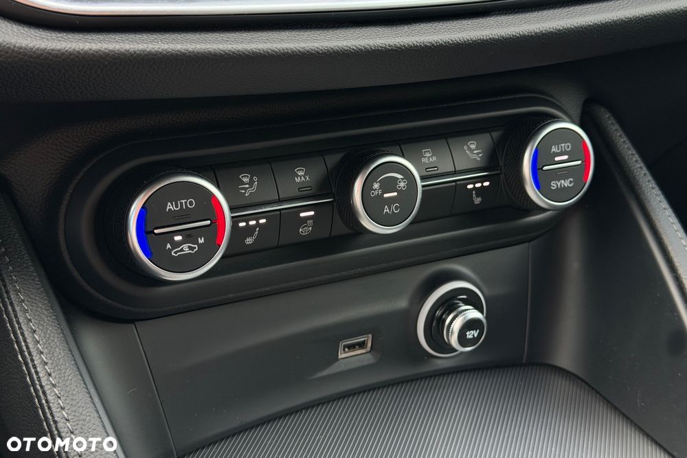 Alfa Romeo Stelvio 2.0 Turbo Veloce Q4 - 25