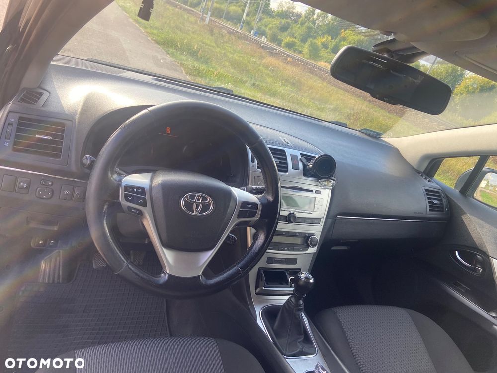 Toyota Avensis 2.0 D-4D Active - 6