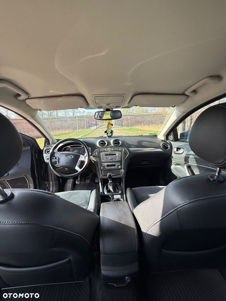 Ford Mondeo 2.5 Black Magic - 13