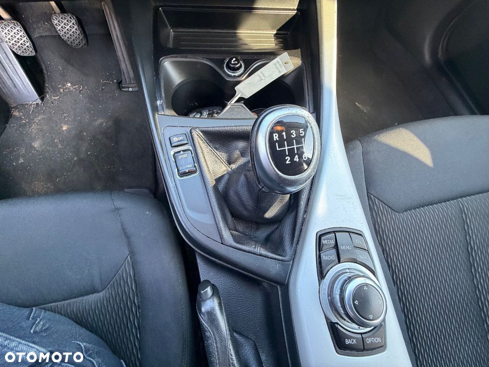 BMW Seria 1 120d - 14