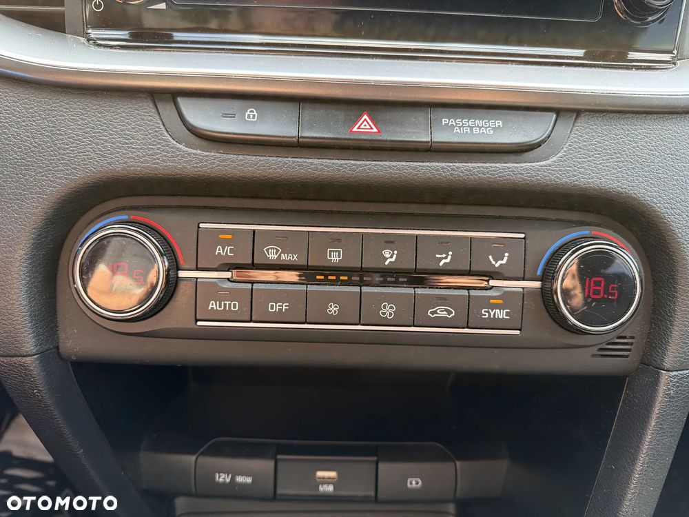 Kia XCeed 1.5 T-GDI M - 25