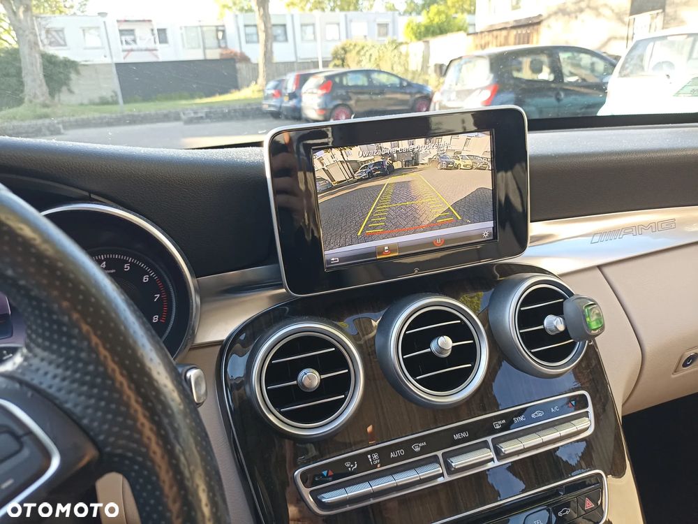 Mercedes-Benz Klasa C 300 7G-TRONIC - 22